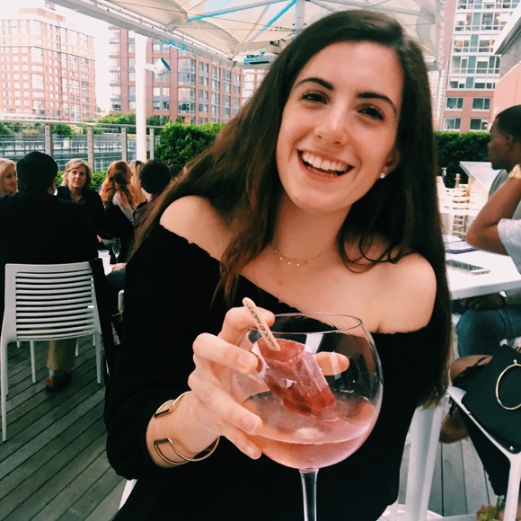 Meet Your Posher, Megan 🤗 - Picture 1 of 1